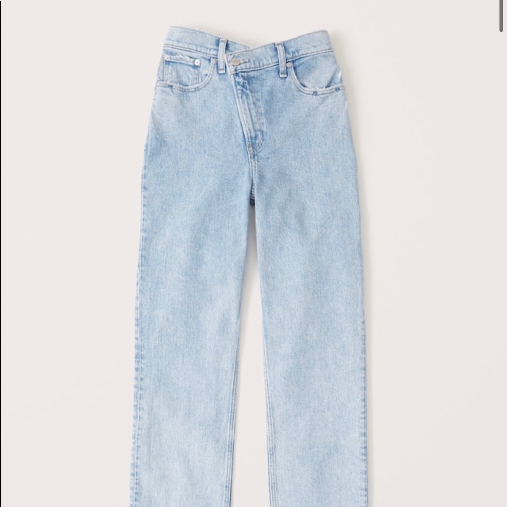 ✨ $8️⃣0️⃣ Abercrombie & Fitch Ultra High Waisted Jeans